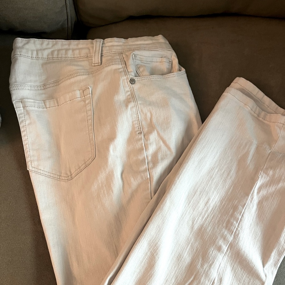 Women's Light Beige-curvy capri